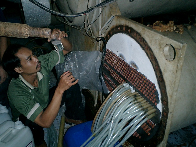 LifeChem Technical Services
Chiller Condenser Tube Descaling